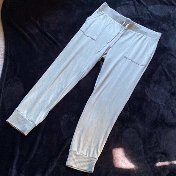 Cozy Sage Green Lounge Set with Pockets! Sz L - Picture 3 of 11